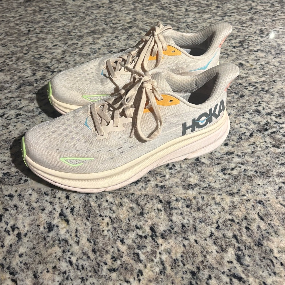 Hoka Clifton 9